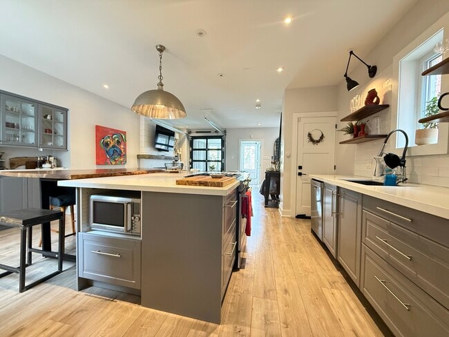 Photo - 48 Albani St