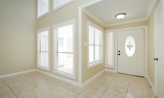 Photo - 6940 Foxmont Ln