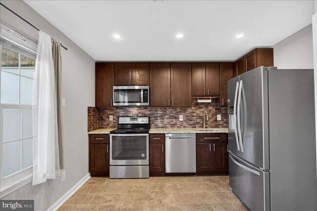 Photo - 16294 Taconic Cir