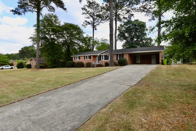 1912 Dominion Dr
