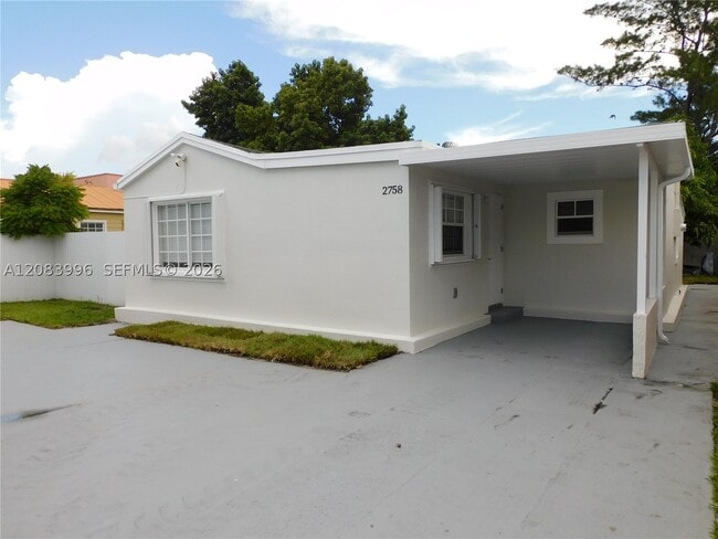 Building Photo - 2754 NW 26th St Unit C