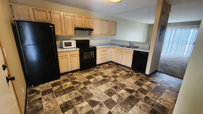 Photo - 2 Bedroom, 1 1/2 Bathrooms With Attached Garage! Available May 1st! Unidad 5