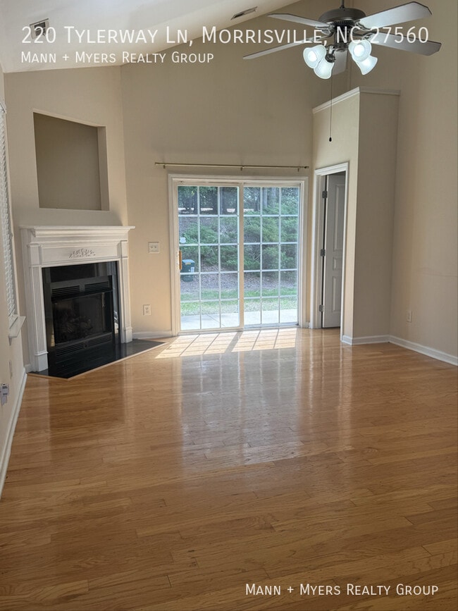 Photo - 220 Tylerway Ln