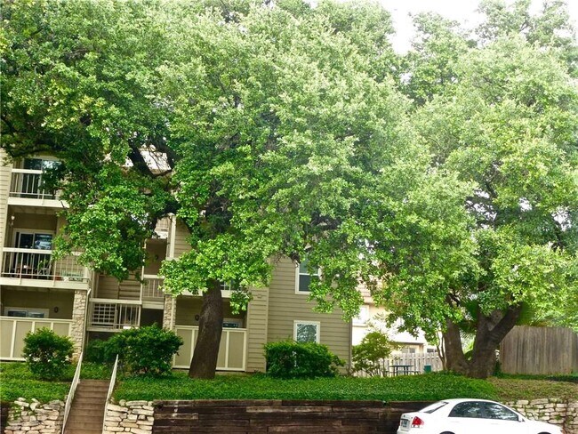 Photo - 114 E 31st St Unit 105