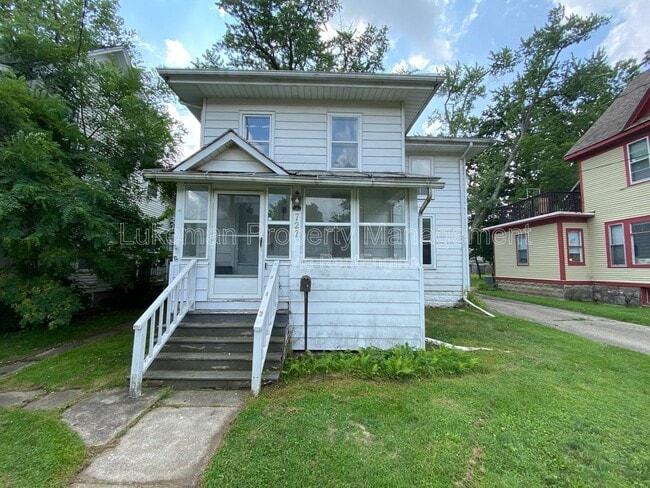 Photo - 727 Wheaton Ave