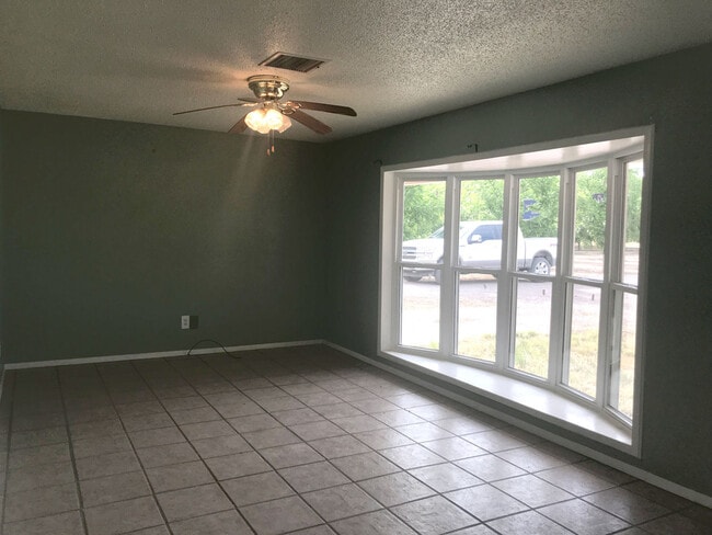 Photo - Country Living