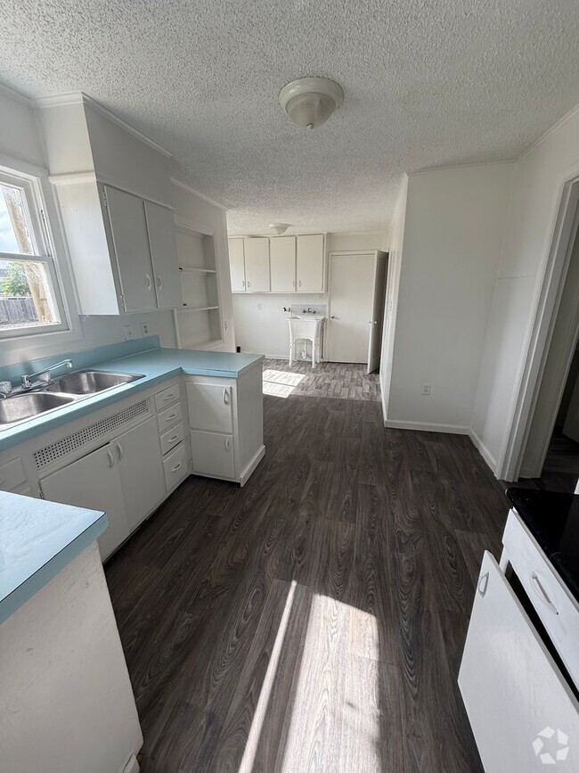Building Photo - 1901 Unit 1901 Rental