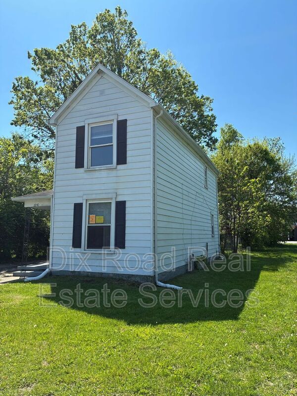 Building Photo - 2240 Lakeview Ave