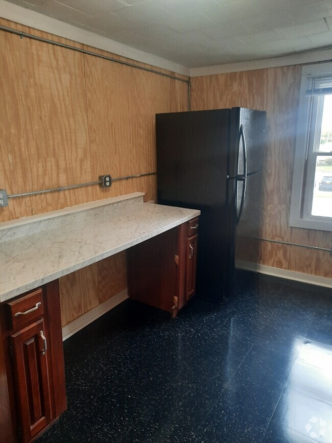 Building Photo - 309 N James St Unit 309 N. James St UPPER Rental