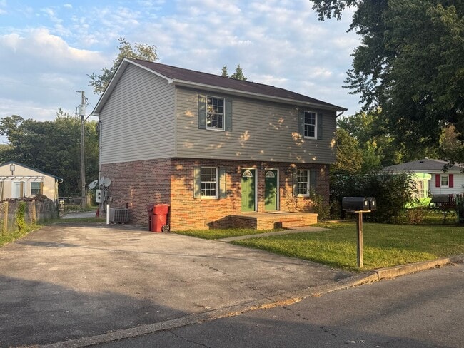 Photo - 2413 Louise St Unit 2413 Louise Street #2