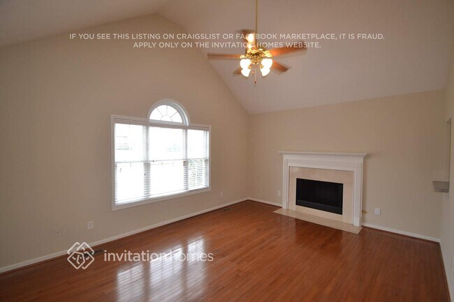 Photo - 4050 Lions Gate