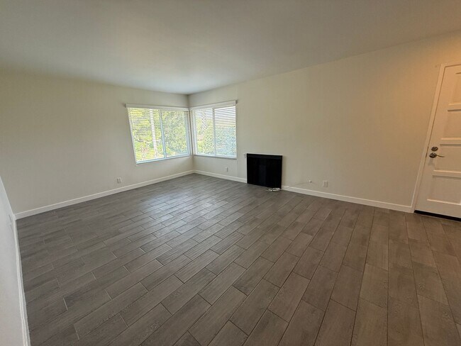 Photo - Charming 2 Bedroom Condo for Rent in Newhall!