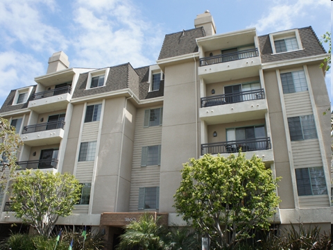 Building Photo - 11660 Mayfield Ave Rental