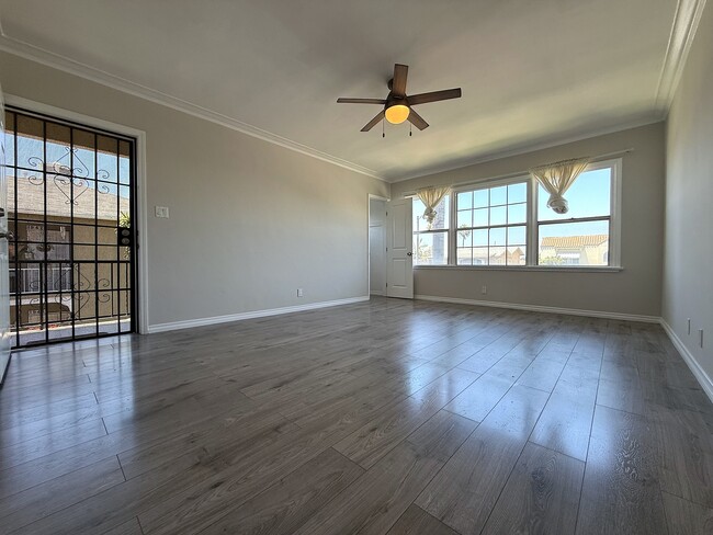 Living Room - 1936 S Rimpau Blvd Unit 1936 S Rimpau Blvd