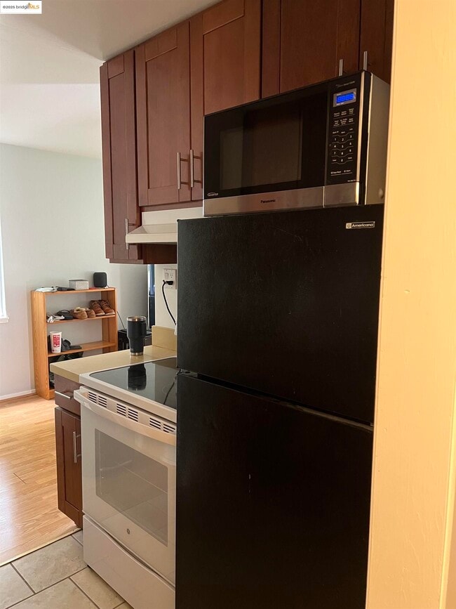 Photo - 2636 Warring St Unit 103