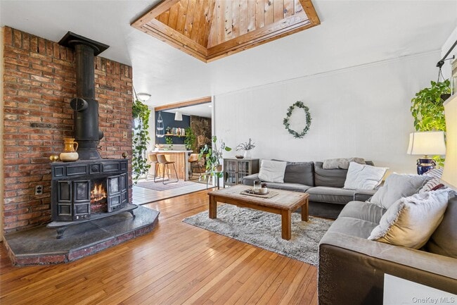 Photo - 5 Rutyna Cir