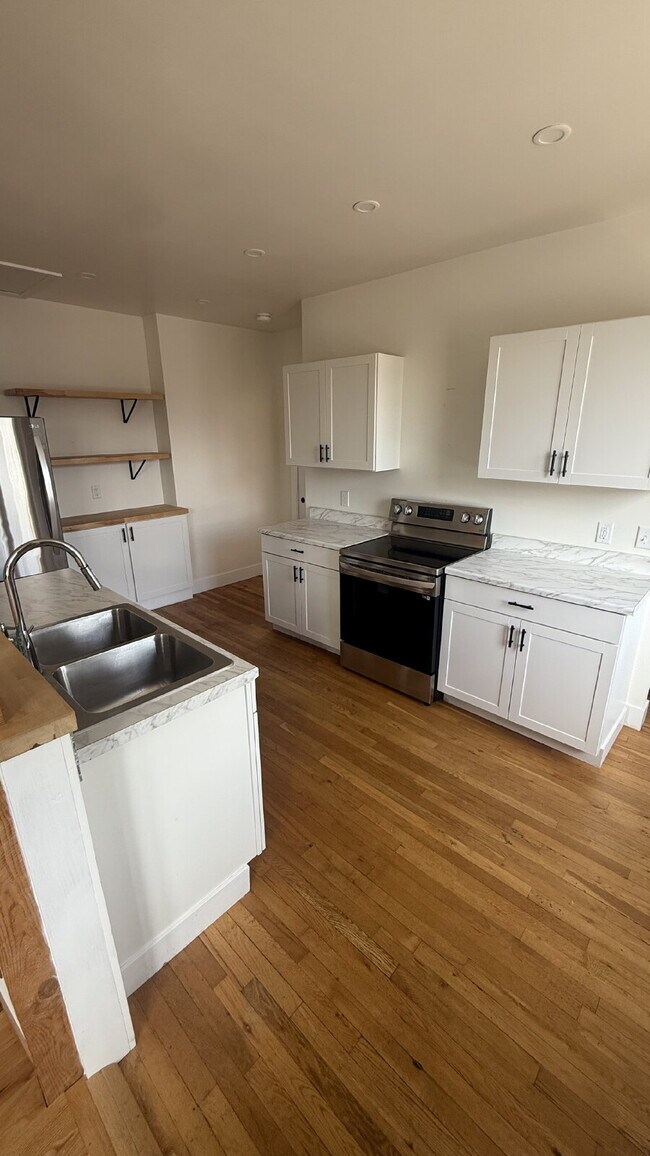 Photo - Cute, Convenient 2 bedroom, 1.5 bathroom apartment in the heart of Valdese! Unidad 3