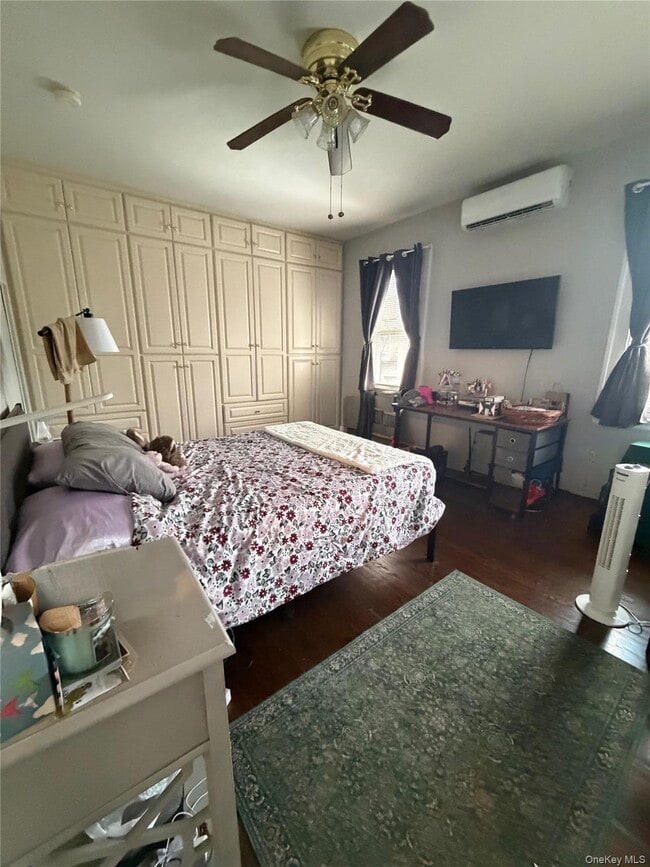 Photo - 53 1st St