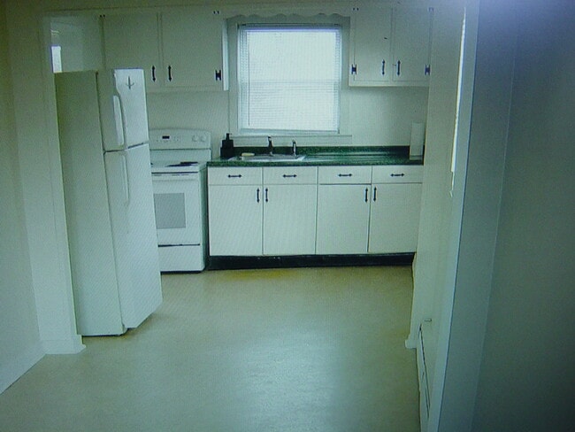 Photo - 247 Smith Rd