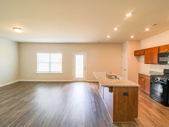 Photo - MOVE-IN Ready Home in New Market!