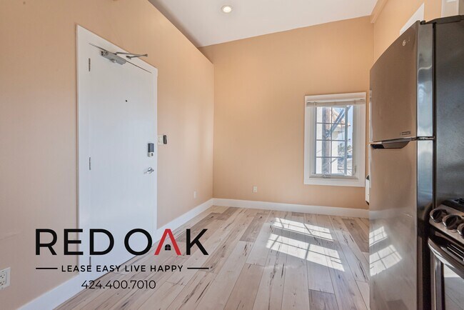 Photo - ~$655 OFF Each Month + 1 Week FREE~ Recent... Unidad 37