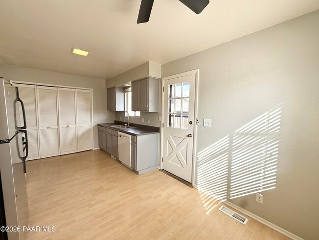 Photo - 1968 Sycamore Dr