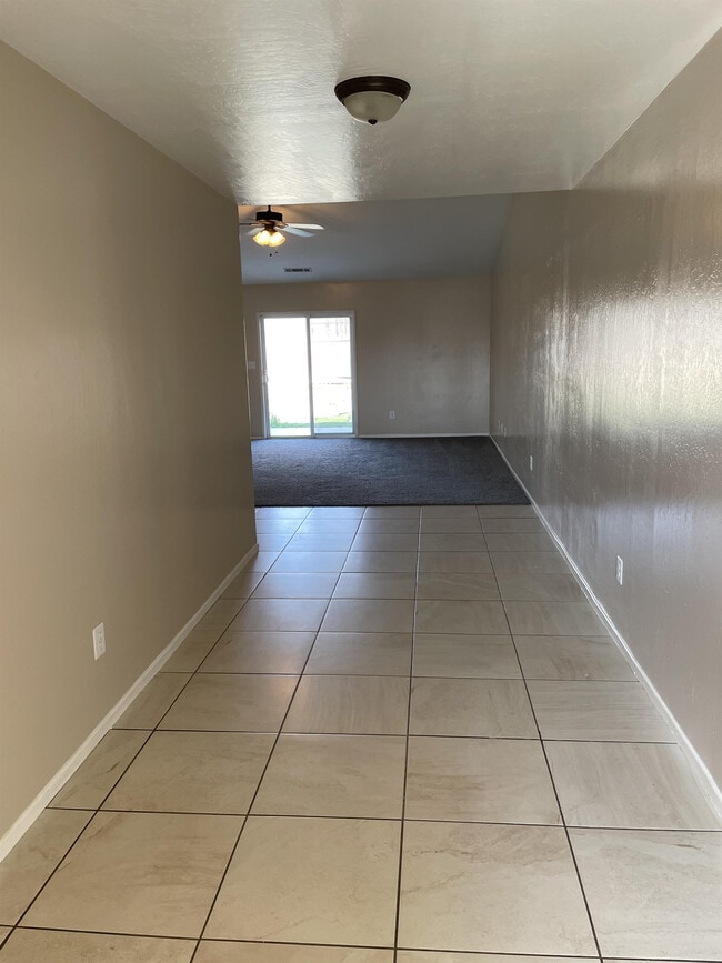 Photo - 5905 Ebro St