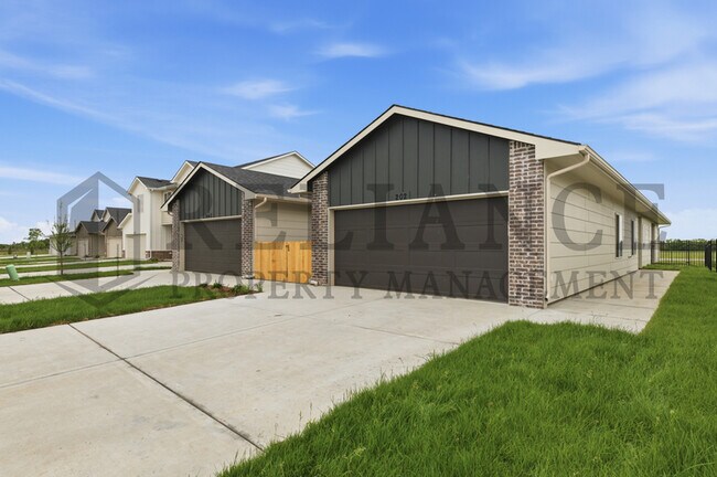 Photo - 202 N Gowen St