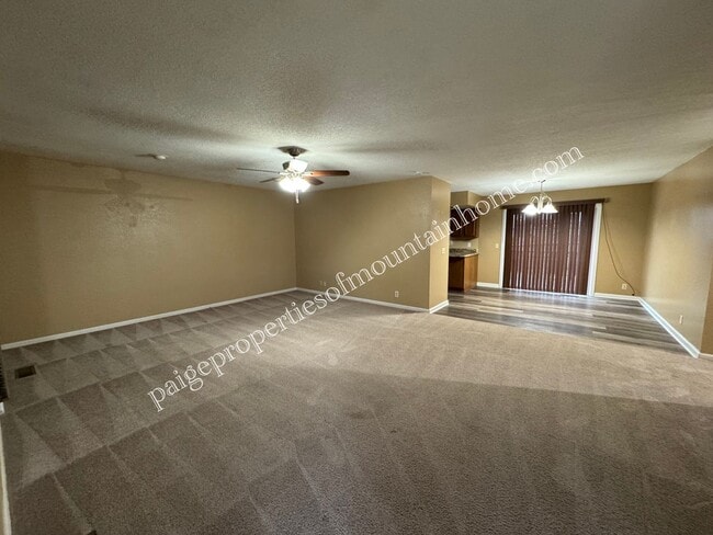 Photo - 1809 Eagle Dr