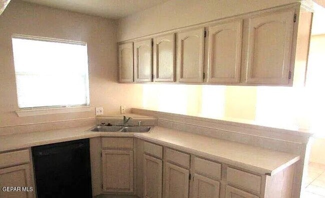 Photo - 1600 Hartsdale Dr