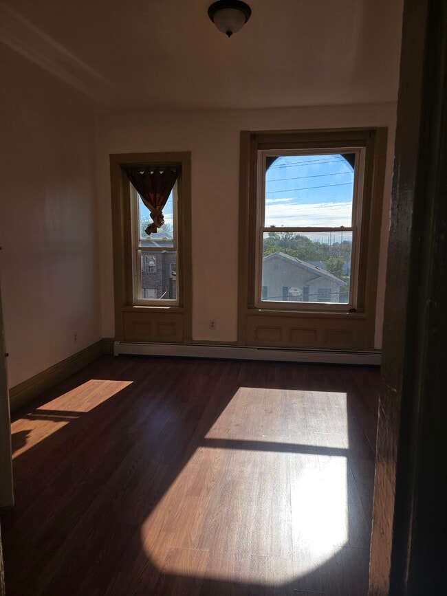 Natural Sunlight - 354 15th Ave