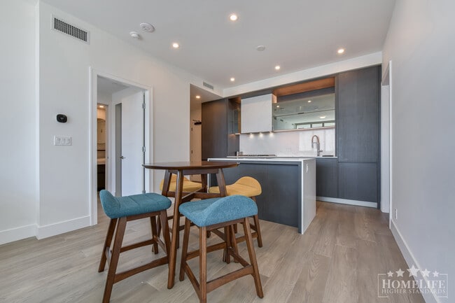 Photo - Luxurious 2 Bed 2 Bath Brand New Condo in White Rock at Monaco Unit 310