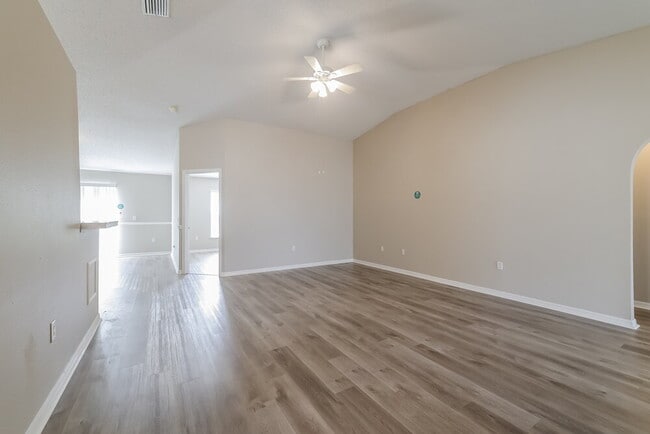 16011 Chichester Ct