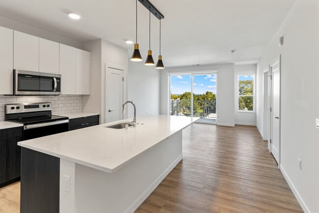 Photo - 5945 6th Ave Unidad 413