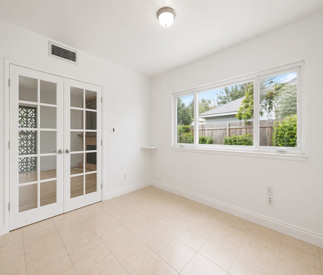 Photo - 9541 Debra Ave