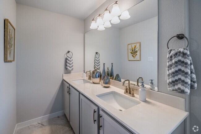 Pinnacle 3BR, 2.5BA - 1,826SF - Primary Bathroom