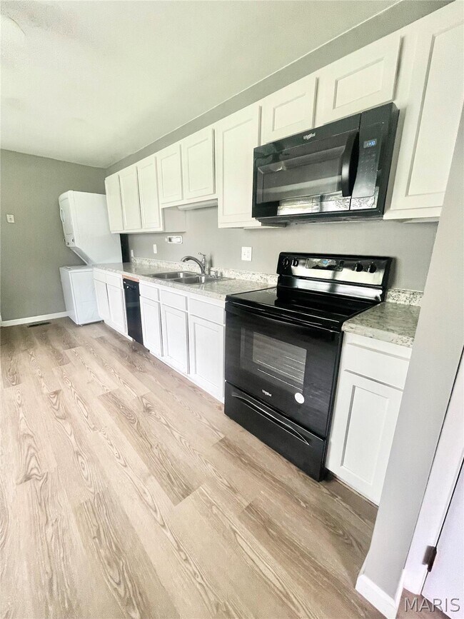 805 Juniper Dr