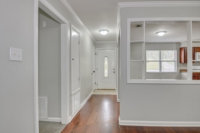 Photo - 2919 Cable Way