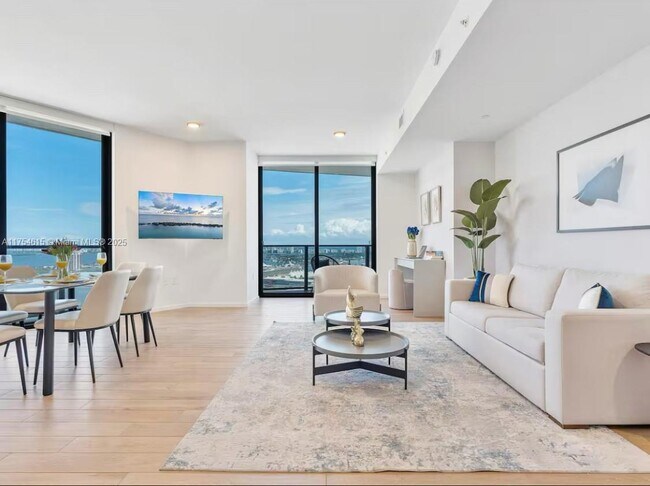 Photo - 398 NE 5th St Unidad 2809