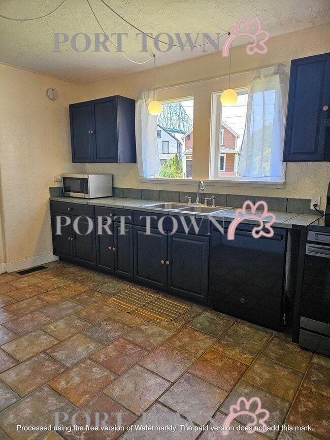 1 Bed/1Bath Bottom Floor - 1 Bed/1Bath Bottom Floor House