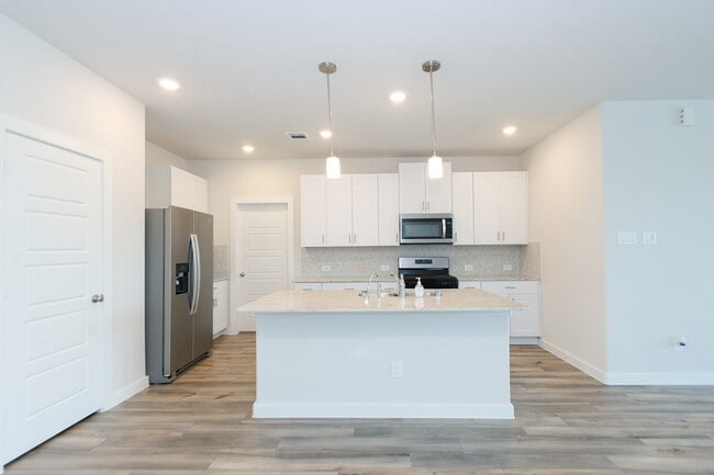 Building Photo - 18719 Chisholm Mdws Dr Rental