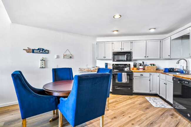 Photo - 7806 Birch Bay Dr