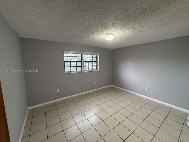 Photo - 335 W 68th St Unit 201