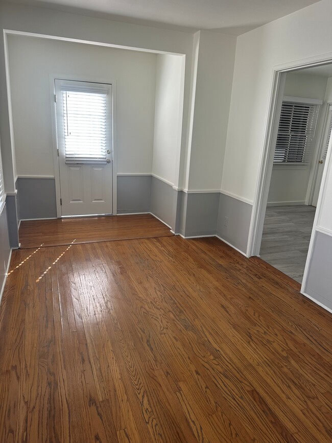 Photo - 229 N Griffith Park Dr