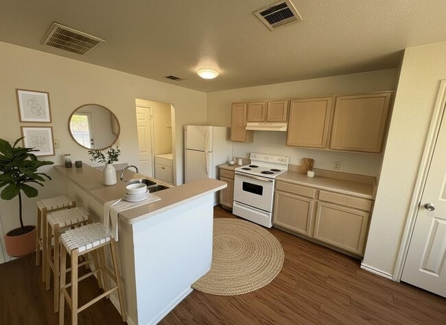 Photo - 111 Cedar Ln