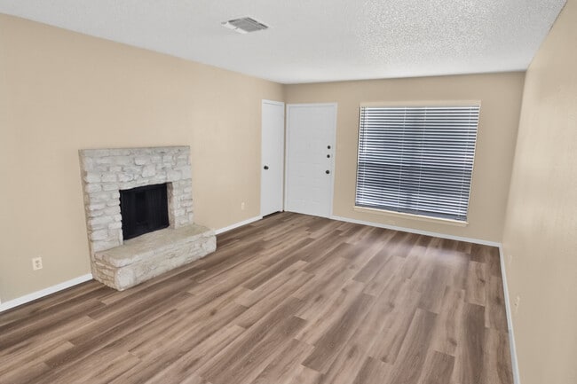 Photo - 7912 Echo Wind St