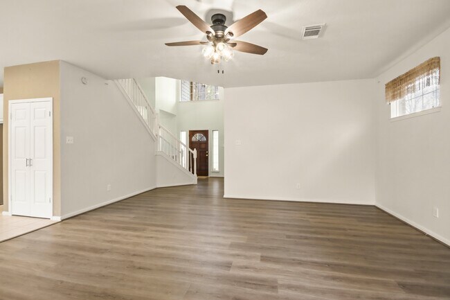 Photo - 111 S Dreamweaver Cir