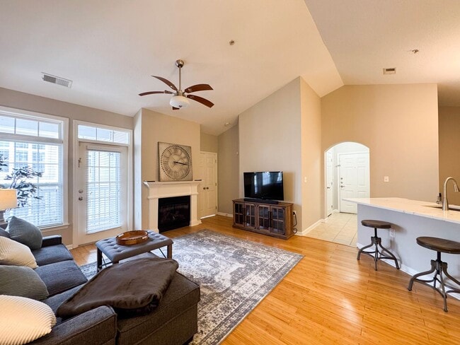 Photo - Stunning 3 Bed 2 Bath Condo In Amenity-rich Westchester At Stratford