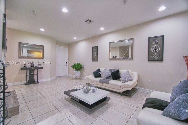 129 Riverwalk Cir E