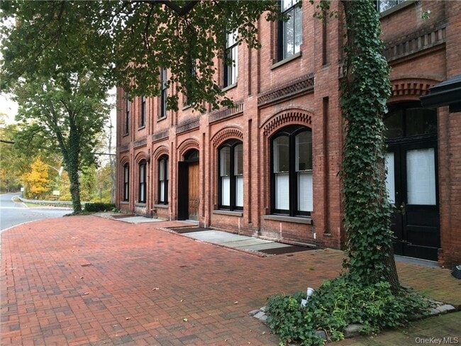 Photo - 300 Ferdon Ave Unit 2